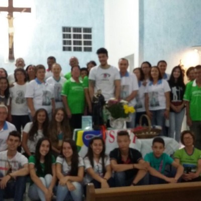 Jovens e adultos festejam São Vicente