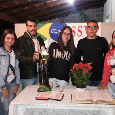 Jovens vicentinos homenageiam Santa Rita